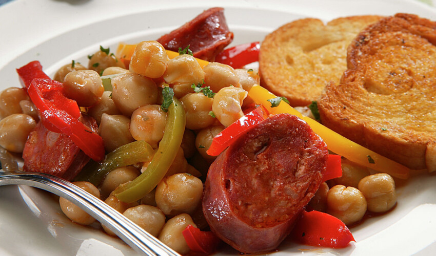 Garbanzos con Chorizo
