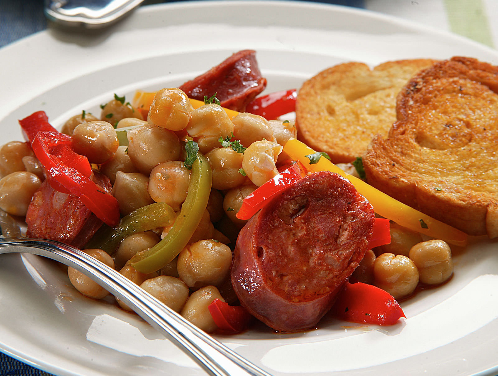 Garbanzos con Chorizo Induveca