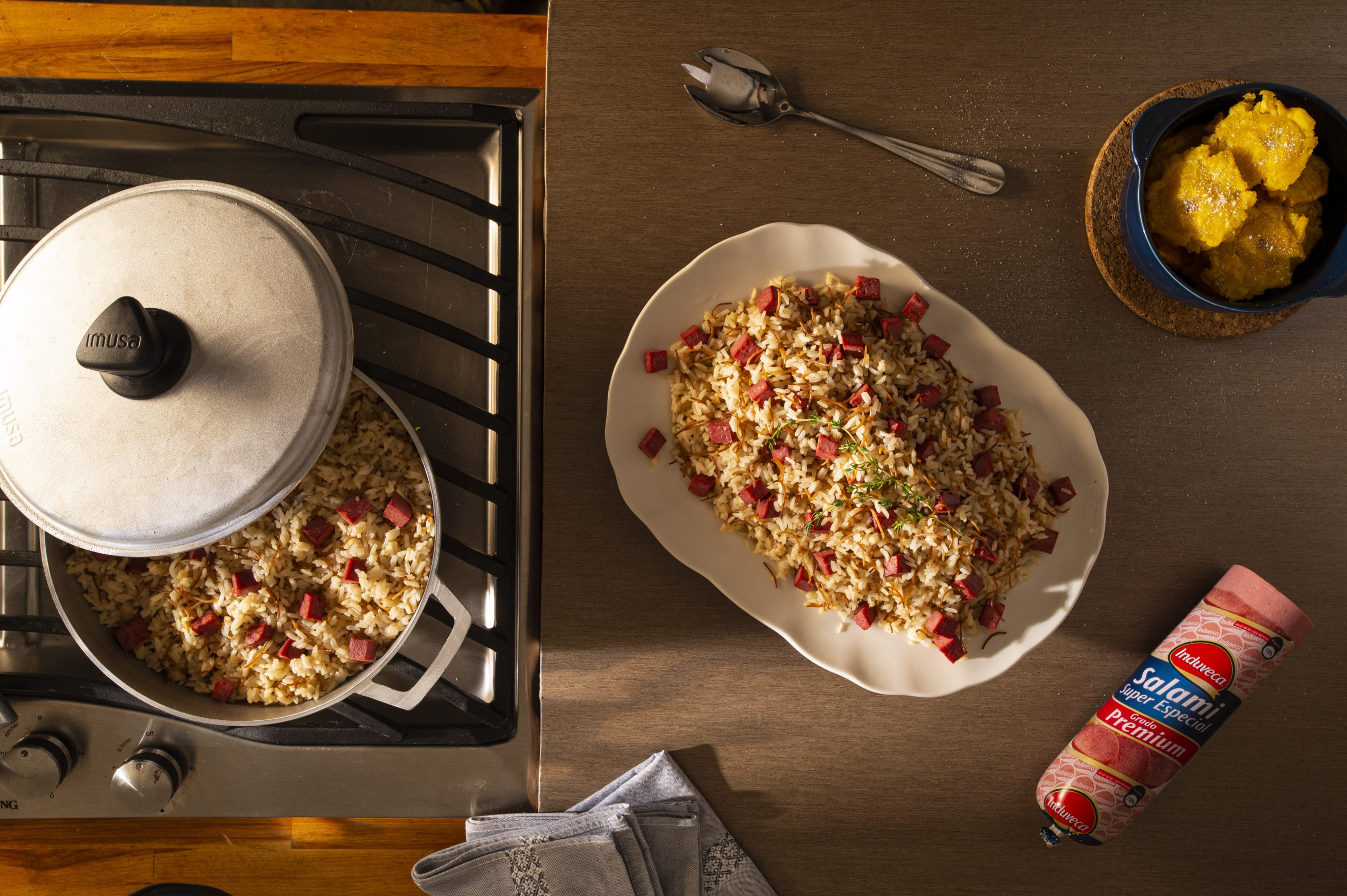 Receta de Arroz con Fideos & Salami para cuatro personas - Induveca