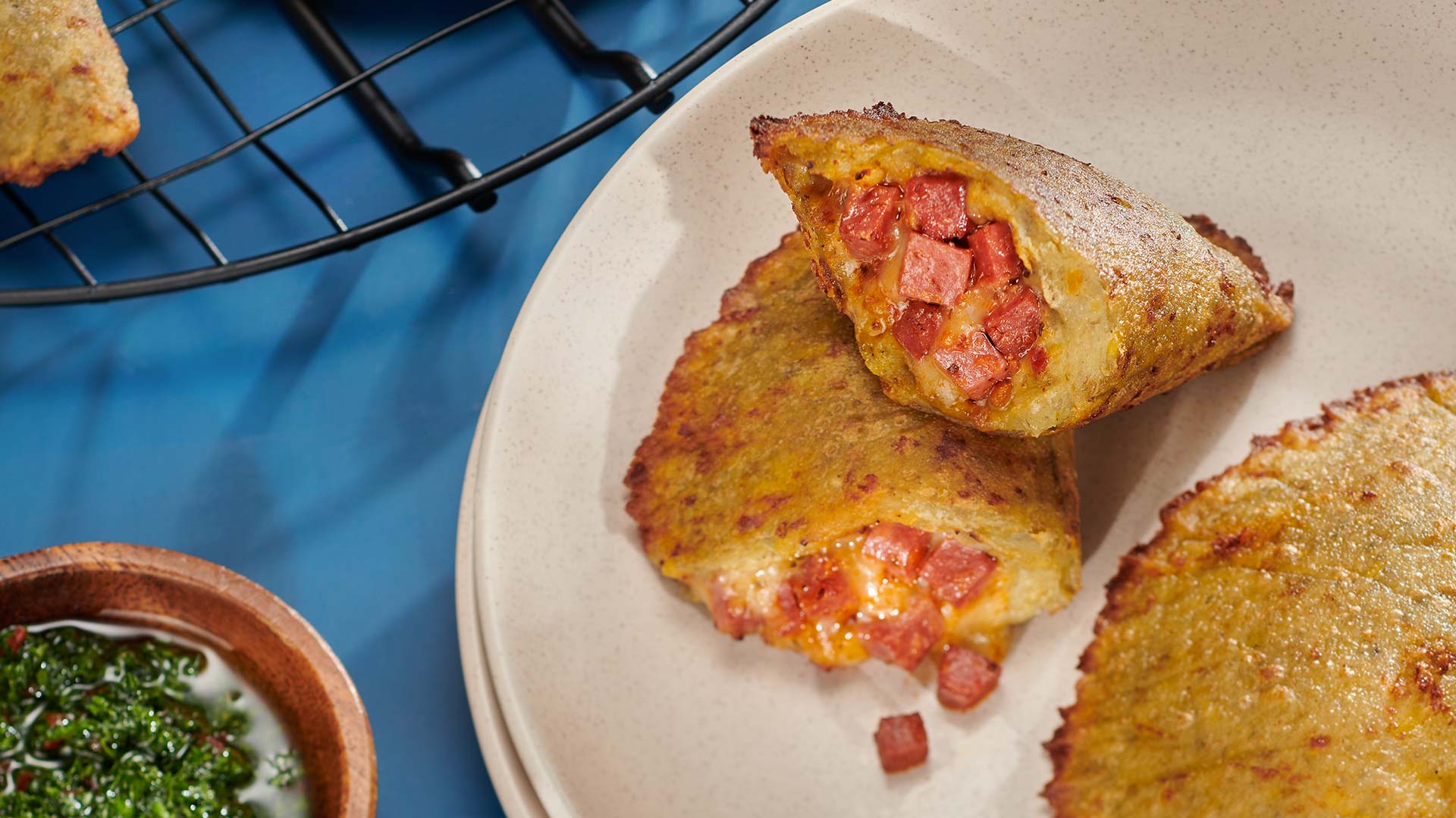 Empanadas de plátano y Salami Súper Especial Induveca Induveca