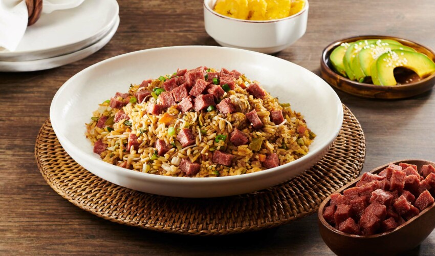 Chow Fan dominicano con Salami Don Pedro Almirante