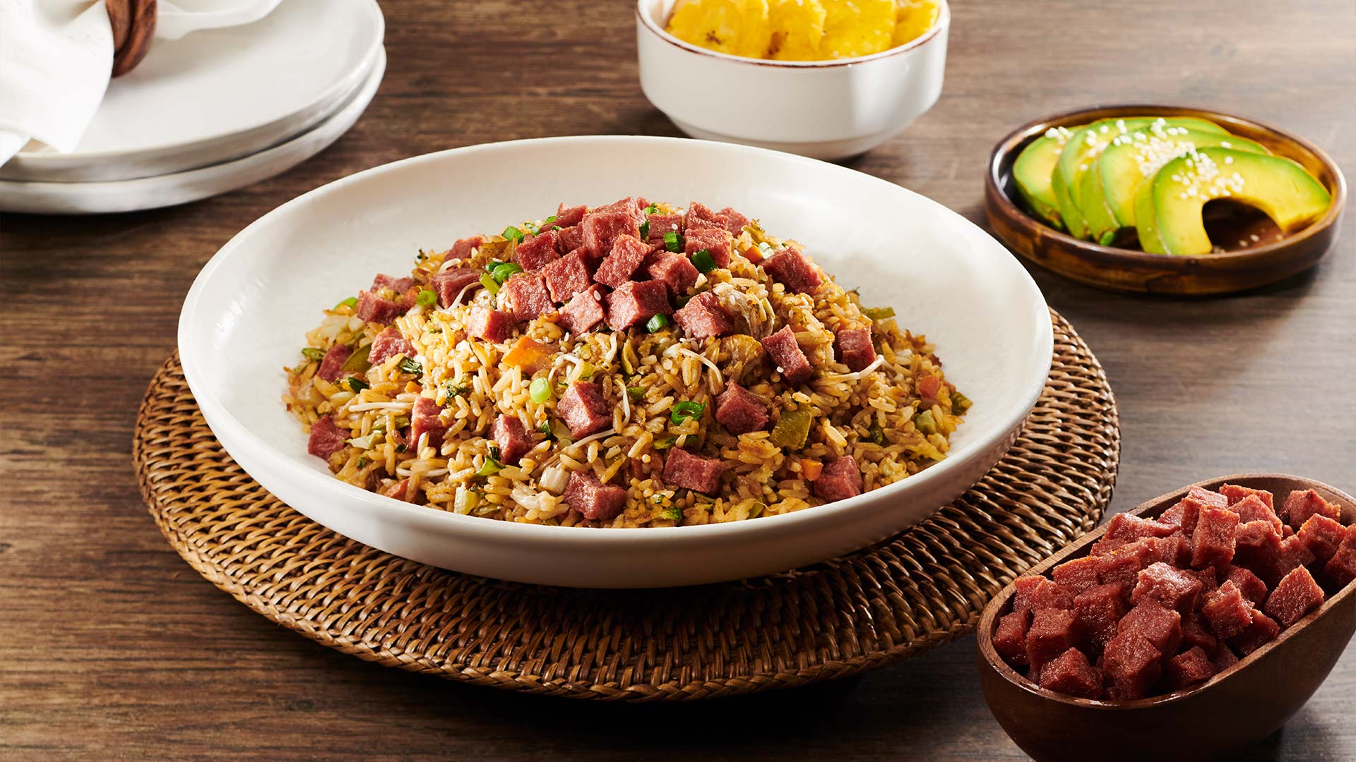Chow Fan dominicano con Salami Don Pedro Almirante Induveca