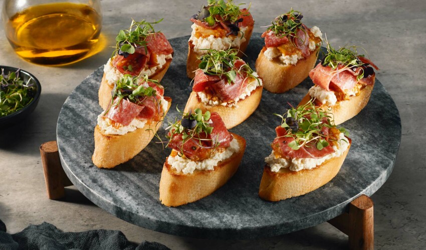 Bruschetta con Salami Genoa Don Pedro