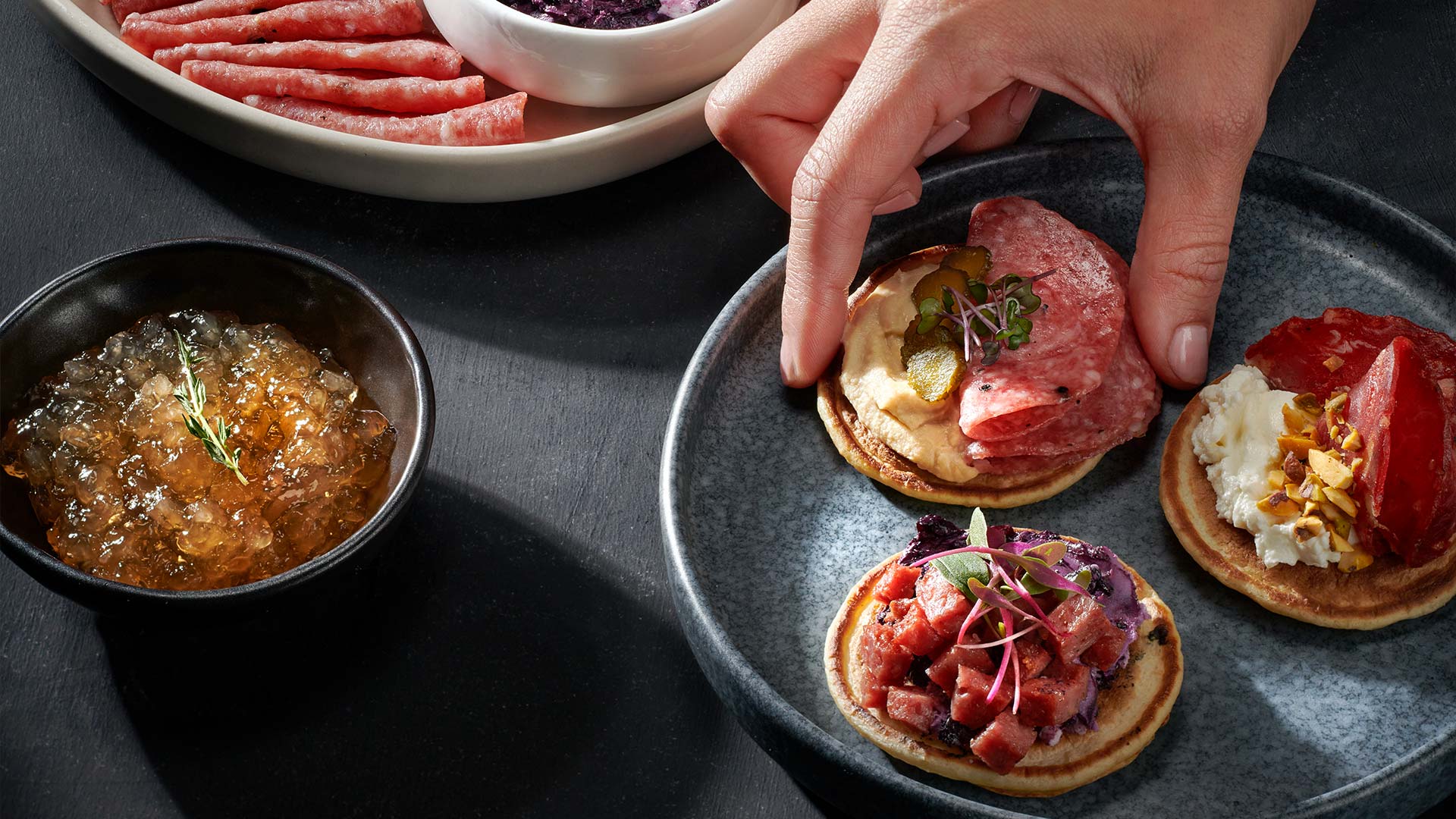 BLINIS CON TOPPINGS VARIADOS Induveca blinis-con-toppings-variados-induveca